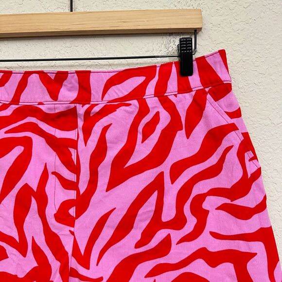SPANX Polished On the Go Print 5" Shorts in True Red Zebra Stripe - Picture 4 of 11